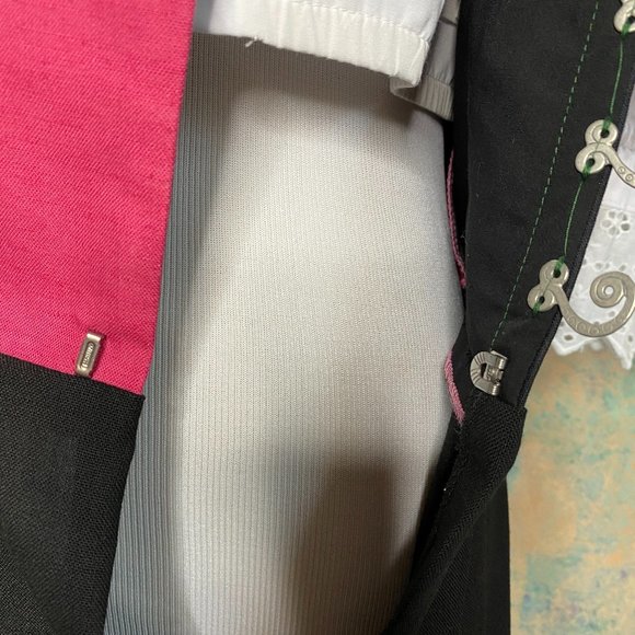 NWTπOriginal traditional high-quality Bavarian Dirndl with Apron & Blouse - Picture 10 of 16